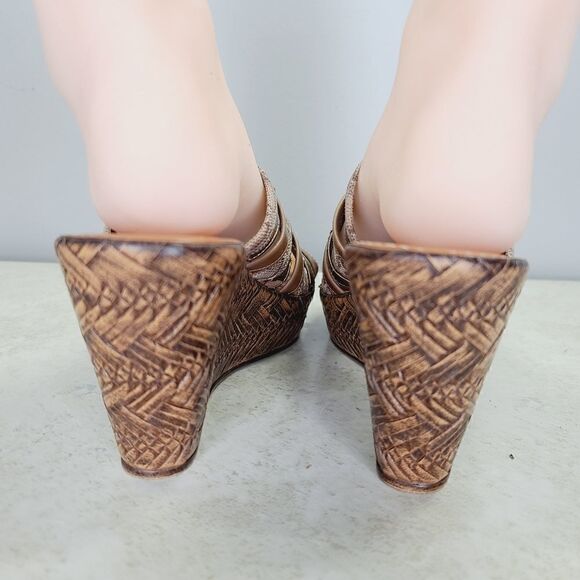 Contesa by Italian Shoemakers Sandals 10 - Picture 6 of 11